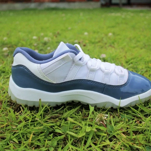 Air Jordan 11 Retro Low “Diffused Blue” PS 3Y FV5116-104 Pre-Owned Kids